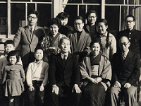 昭和34年事務所前にて 昭和34年事務所前にて